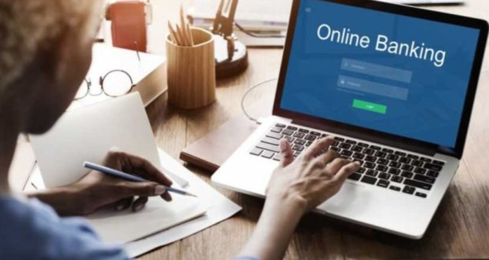 How Small Businesses Can Benefit From Online Banking